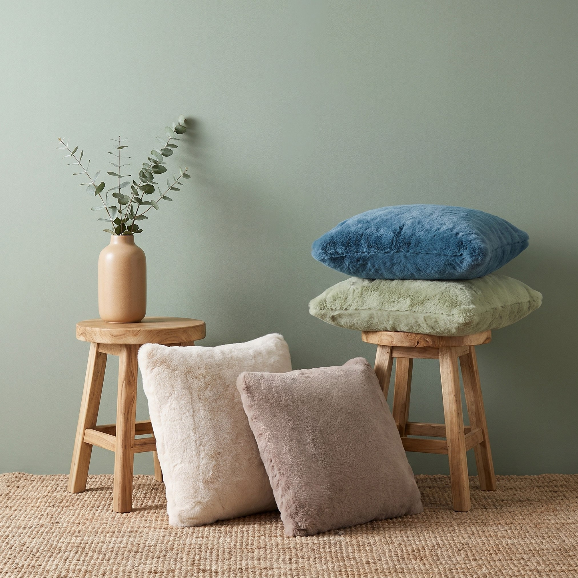 Faux Rabbit Fur Filled Cushion - 50x50 cm-PROMO_HB_SA_SETFOR1299_270826-image-4
