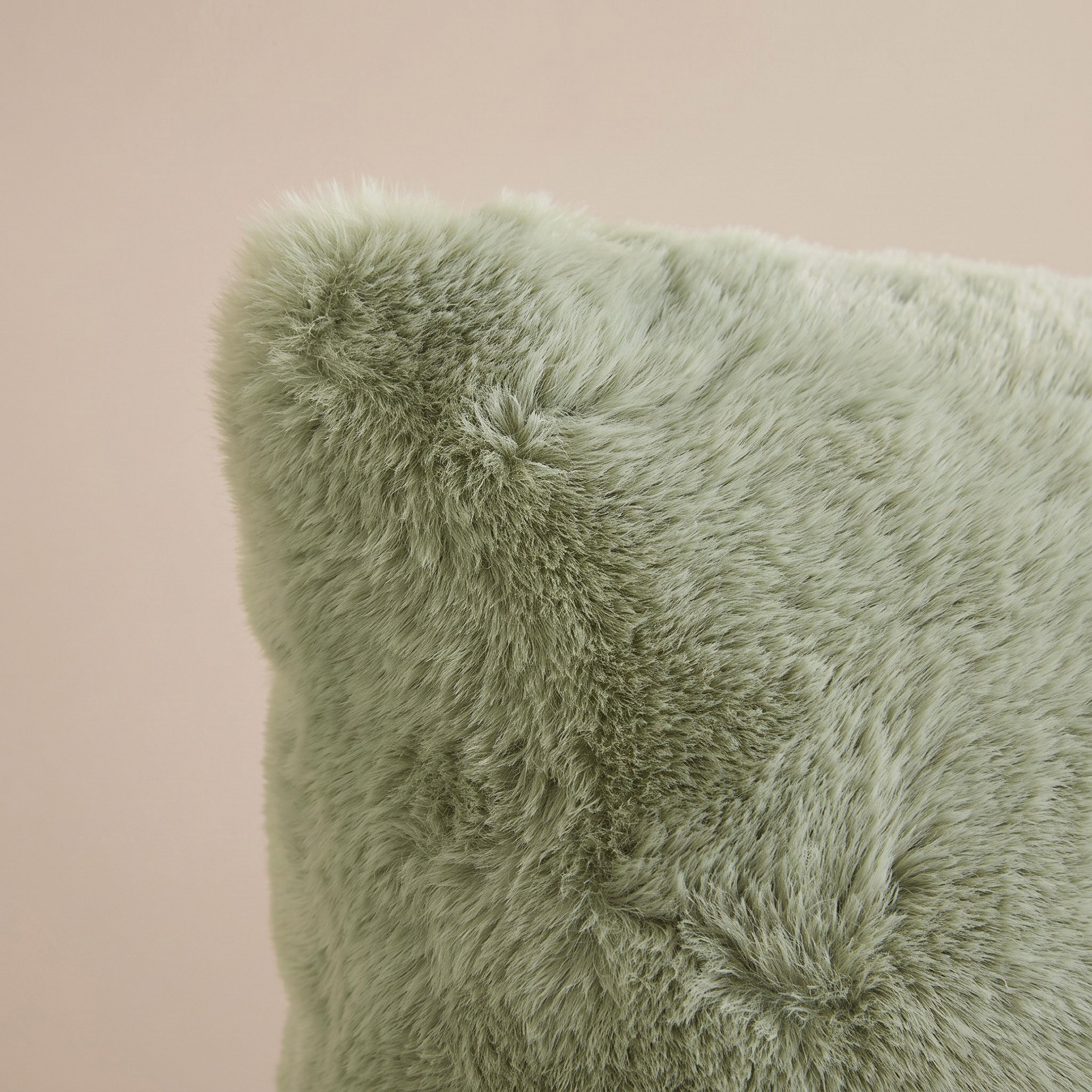 Faux Rabbit Fur Filled Cushion - 50x50 cm-PROMO_HB_SA_SETFOR1299_270826-image-3