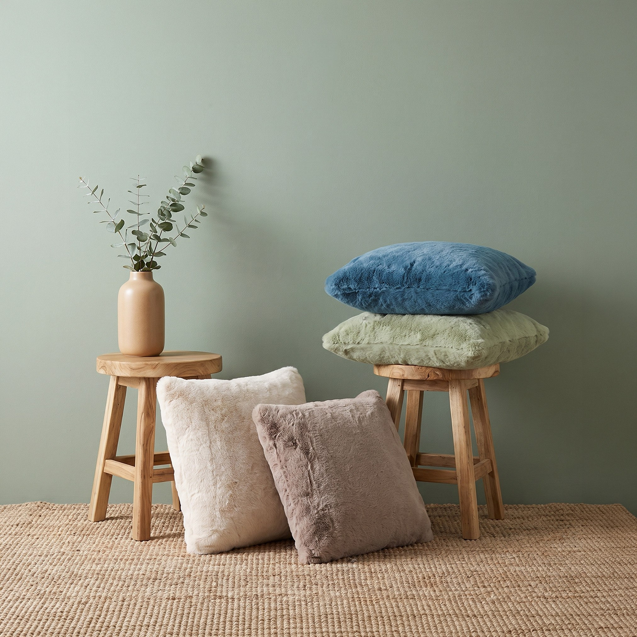 Faux Rabbit Fur Filled Cushion - 50x50 cm-PROMO_HB_SA_SETFOR1299_270826-image-4