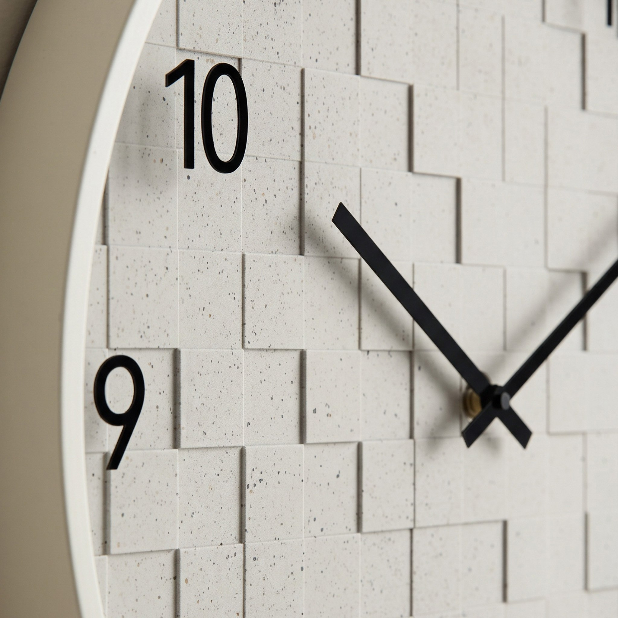 ساعة حائط وافل من زمان - 50.8x50.8x4.8-hbxdecorandfurnishings-homeaccessories-clocks-image-2