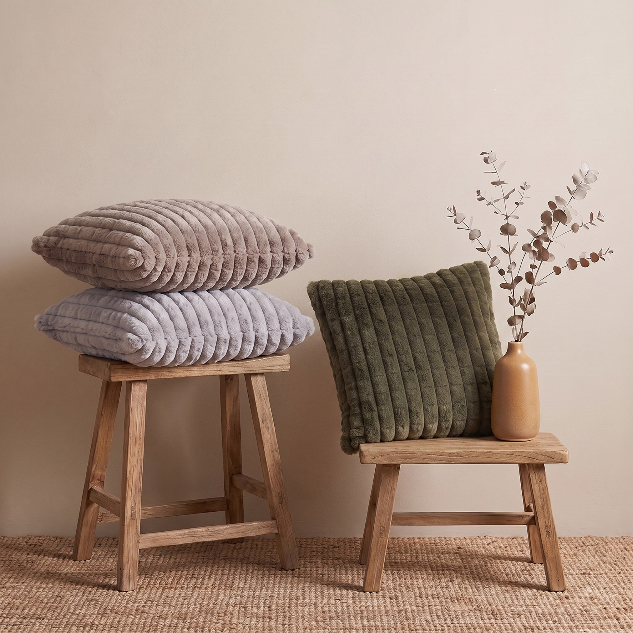 وسادة محشوة مخملية بأنماط مربعات من إلسدون - 50 × 50 سم-hbxlivingroom-furnishings-cushionsandcovers-filledcushions-image-4