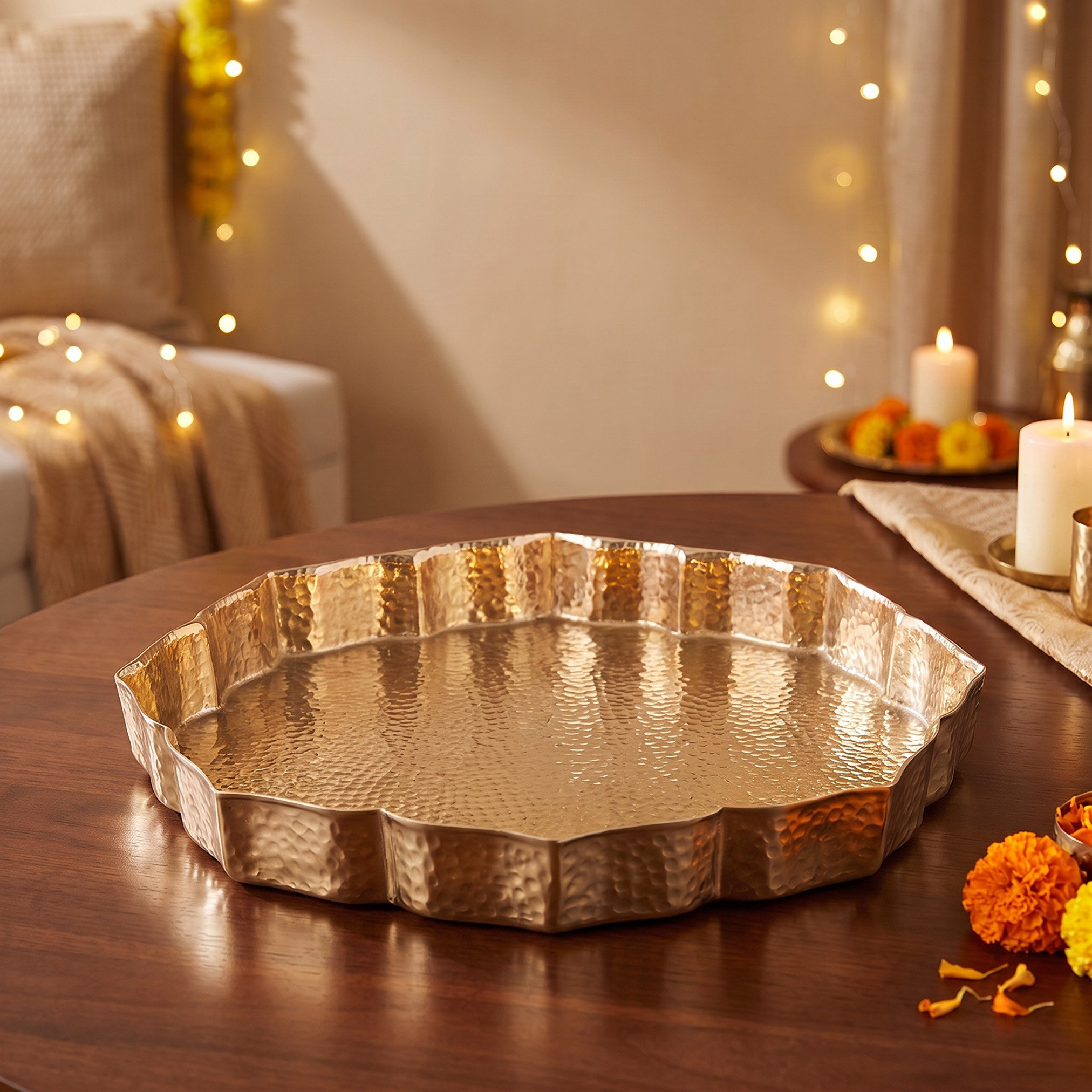 صينية مطروقة بارزة الملمس من أرونيا لوتس - 30 × 29 سم-hbxdecorandfurnishings-tabletop-trays-image-2