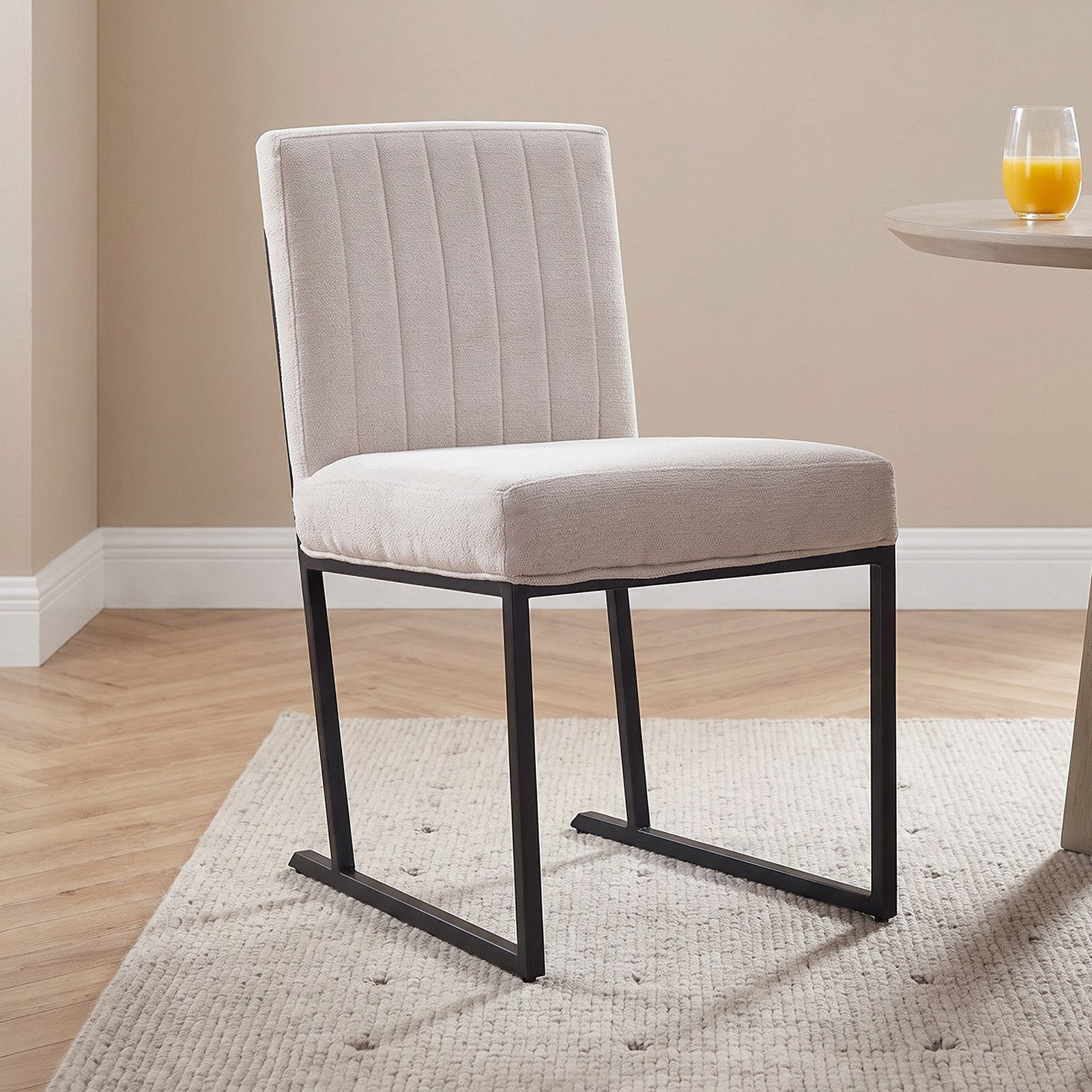 Winchester Iris 4-Seater Round Dining Set-hbxdiningroom-diningtablesandsets-diningsets-fourseater-image-5