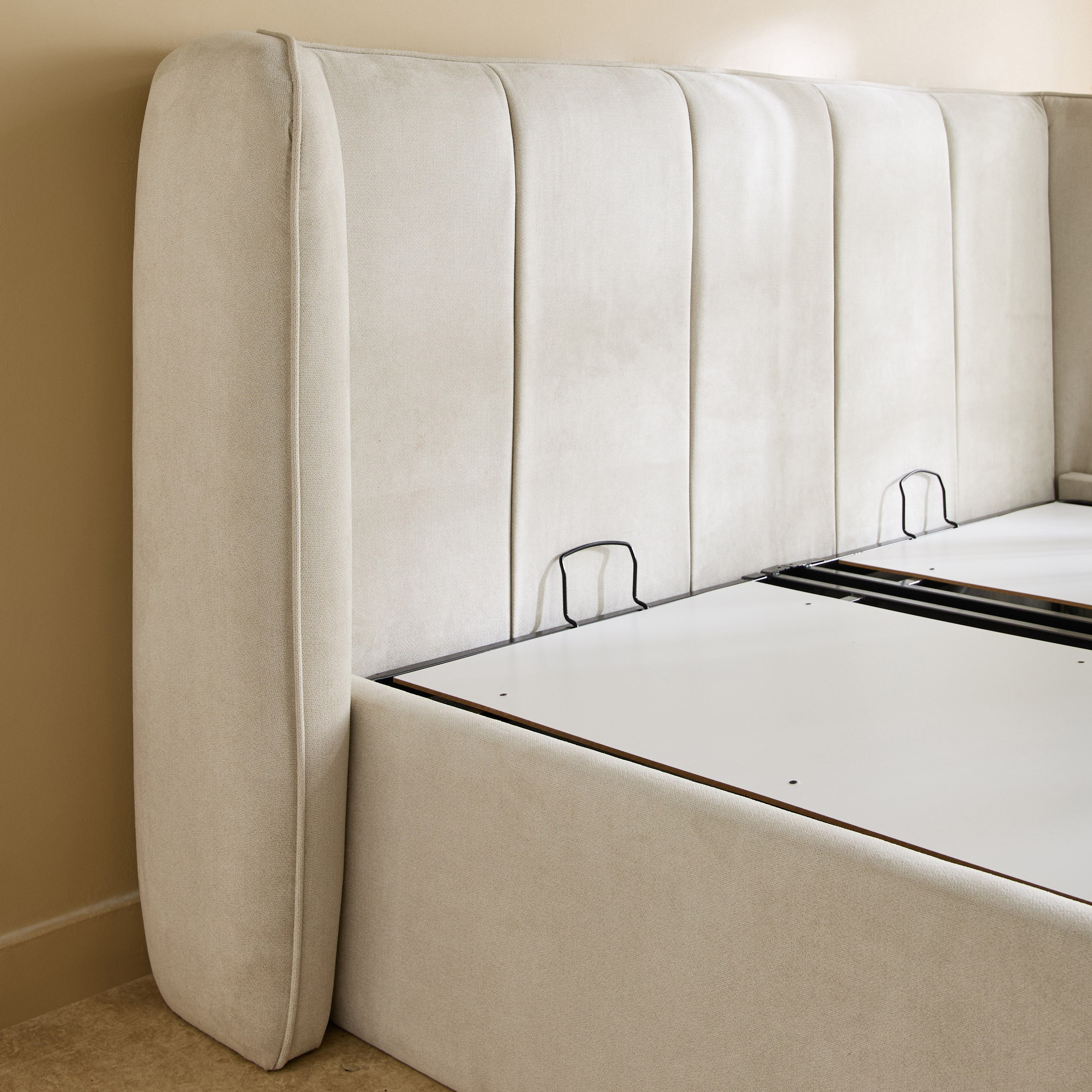 Hampton Carmen Upholstered King Bed -  180x200 cm-hbxfurniture-bedsandbedsets-beds-king-image-11