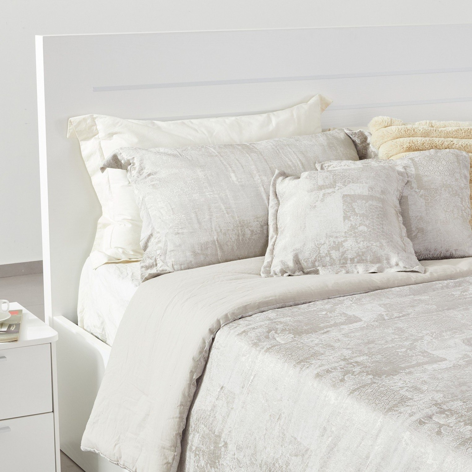 Frankfurt Patara 5-Piece Queen Bedroom Package-hbxfurniture-bedsandbedsets-bedroomsets-queen-image-3